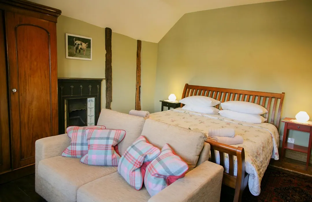 Huntlands Farm Bed & Breakfast-1