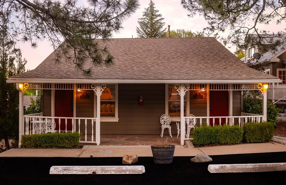 Prescott Pines Inn-1