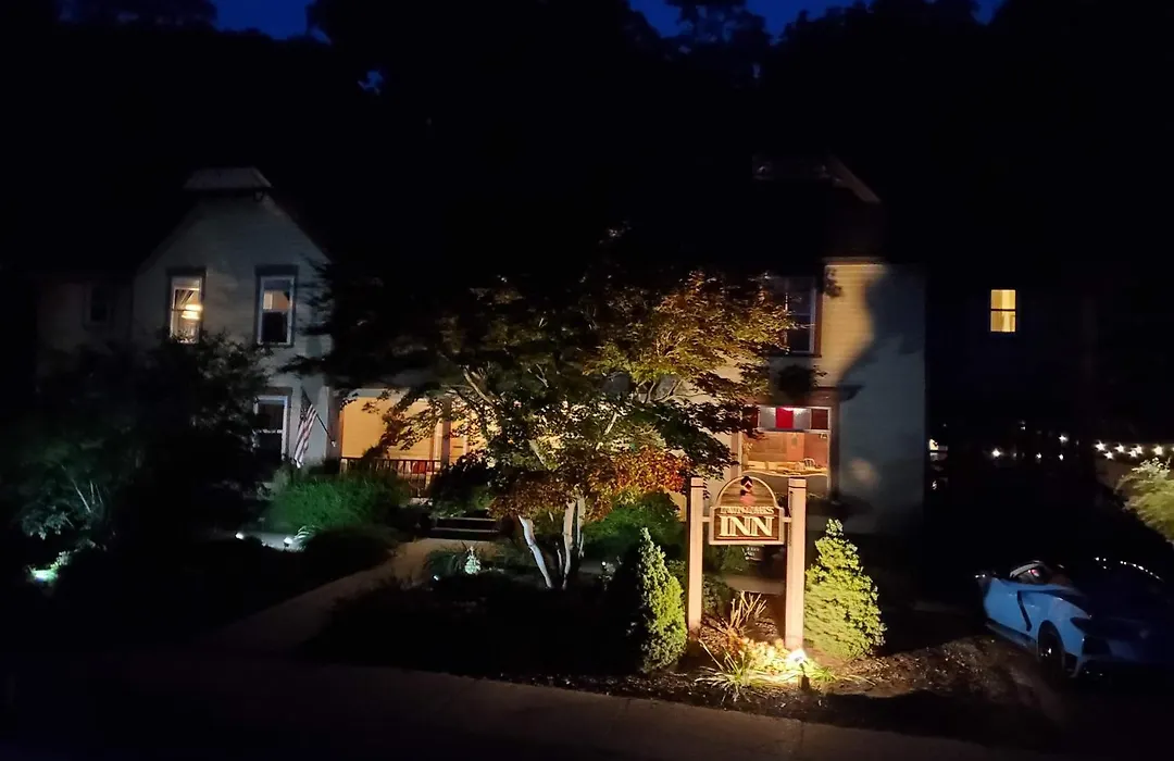 Twin Oaks Inn-1