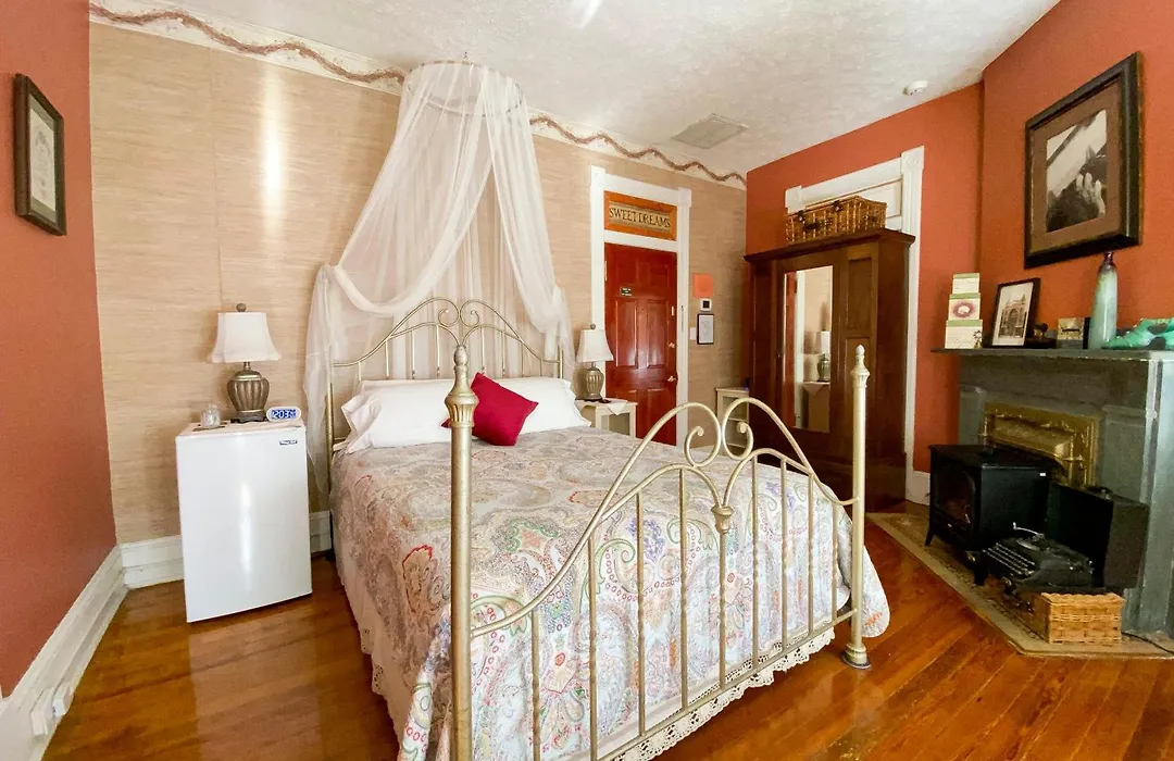 Magnolia House Inn-1