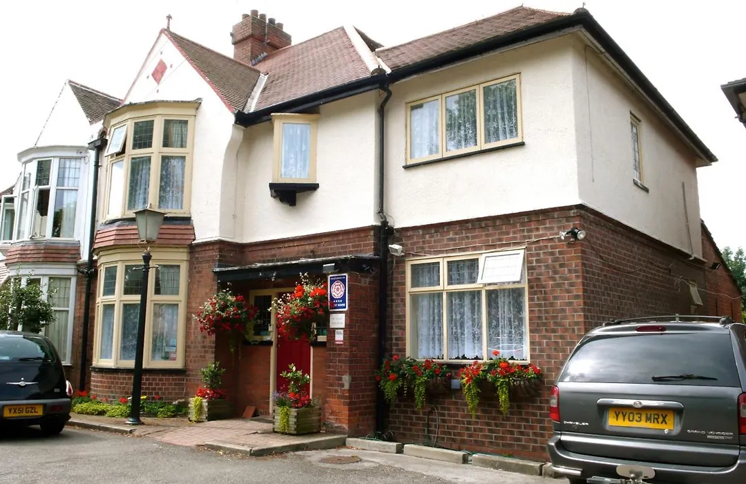 Acorn Guest House In Hull-1