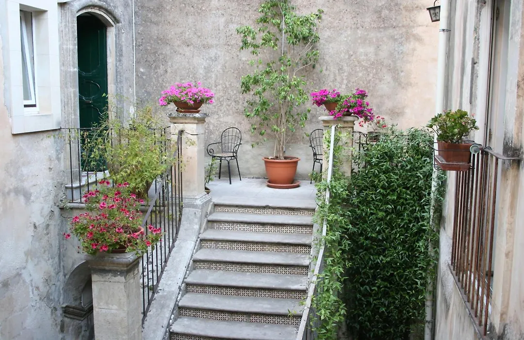 Palazzo Il Cavaliere B&B De Charme-1