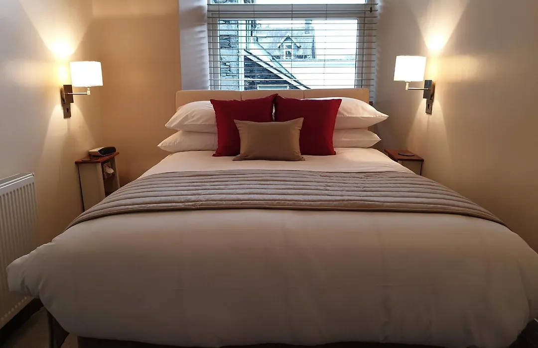 Compston House B & B-1
