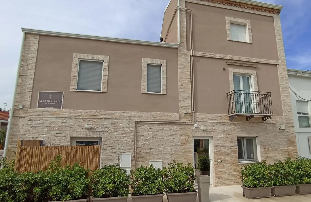Al Faro Bianco Residence con parcheggio-1