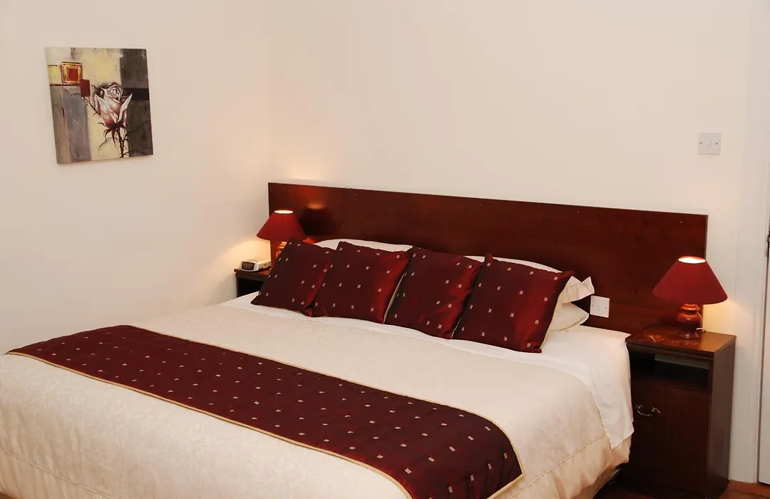 Kilburn House B&B-1