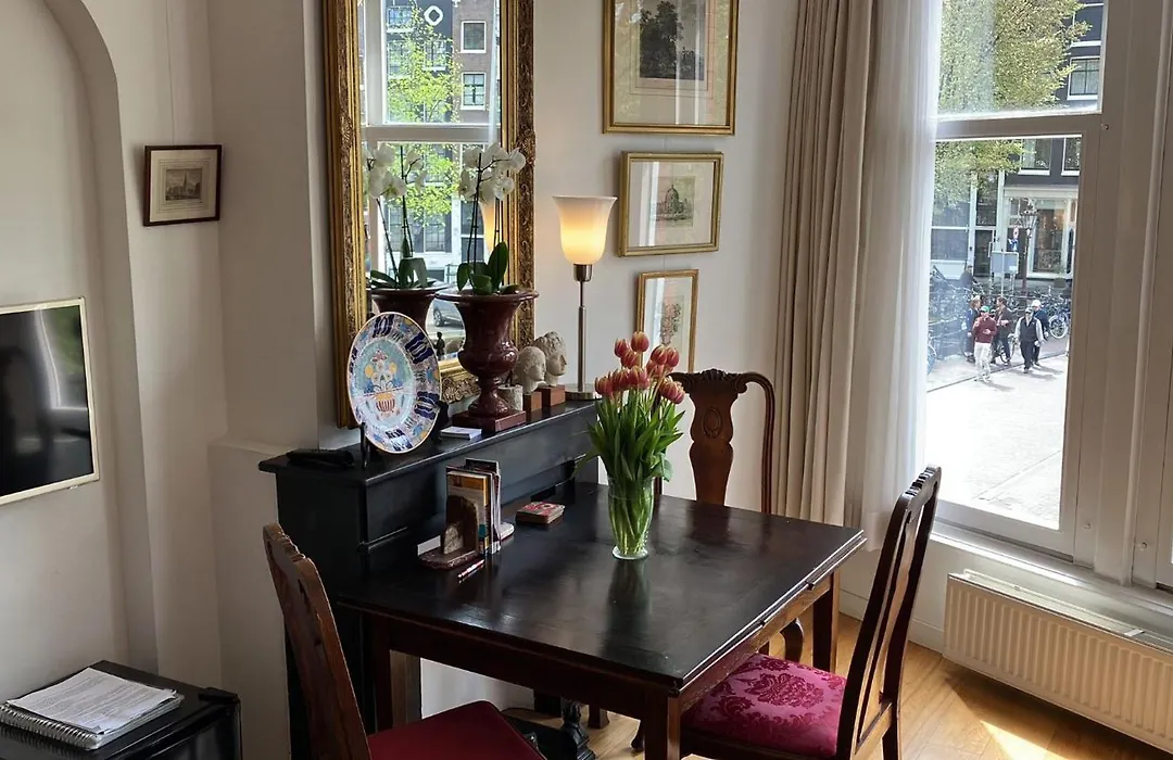 Canal View B&B Amsterdam-1
