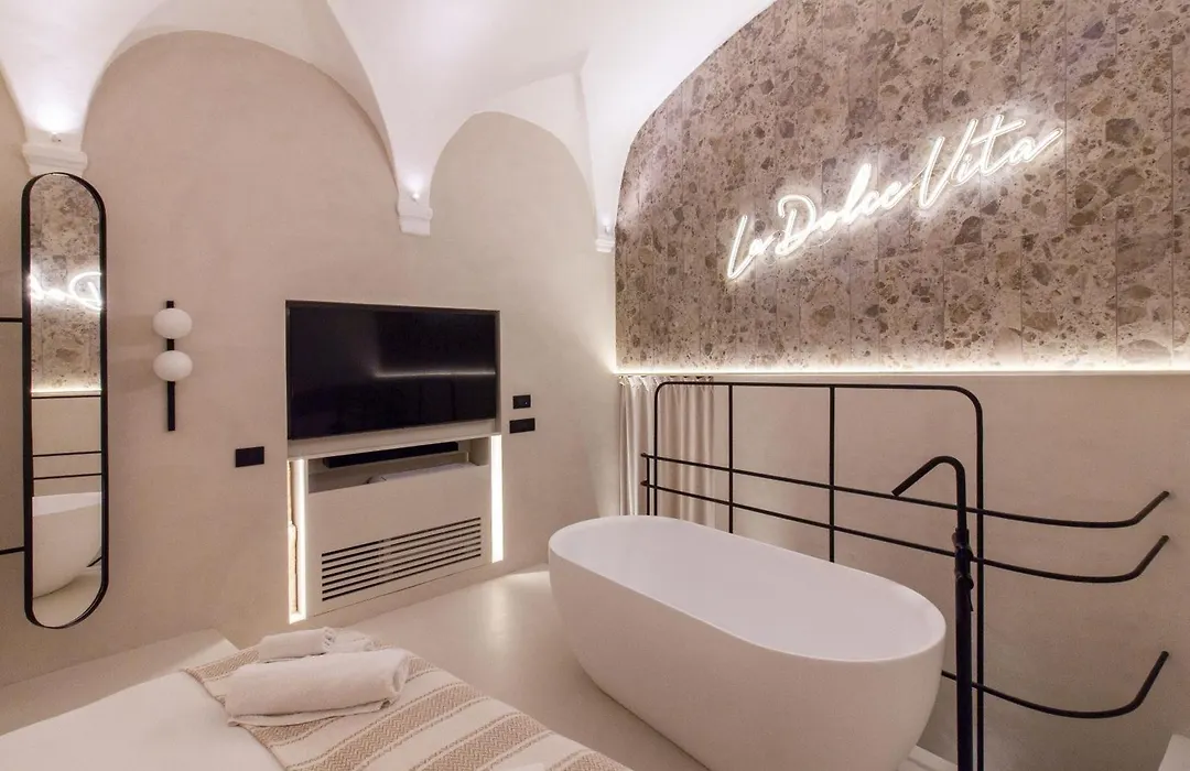 Panto - Rooftop Boutique Rooms-1