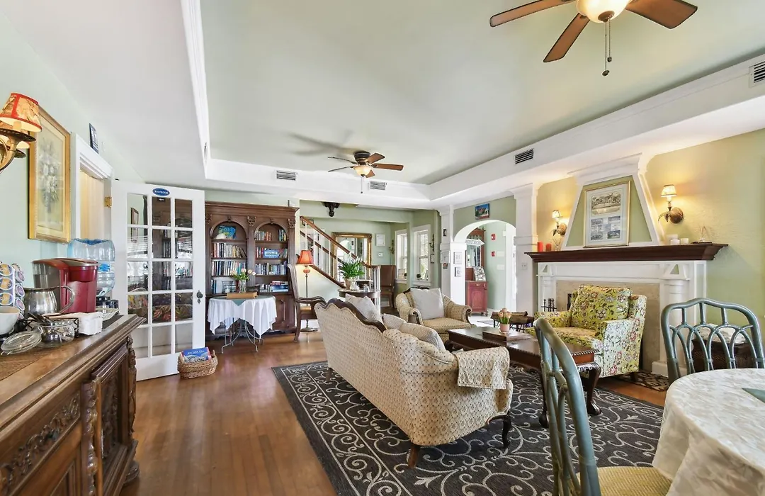 Sea Breeze Manor Inn-1