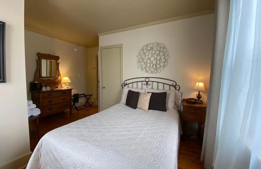 Au Manoir De La Rue Merry-1