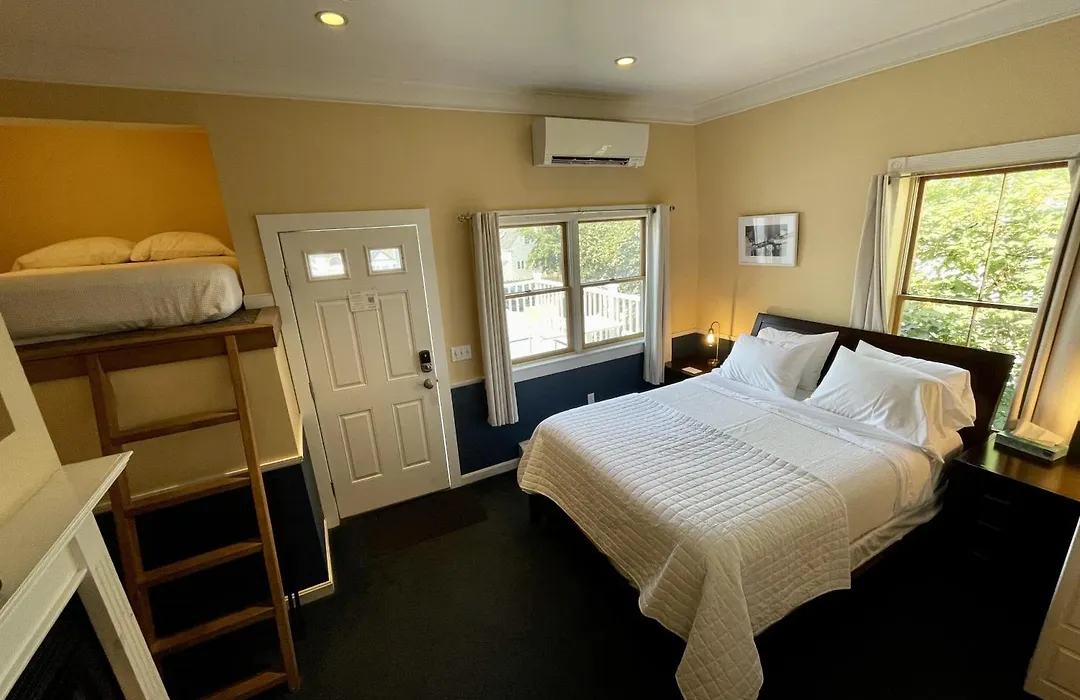 Brasswood Inn-1