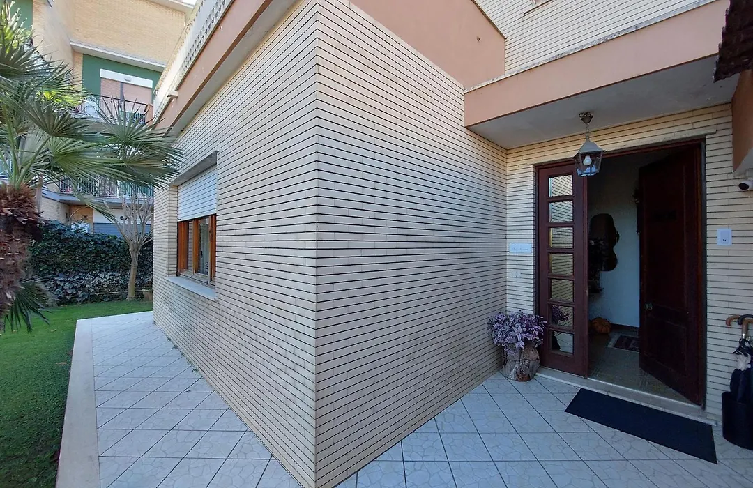 Villa Gisi Guest House-1