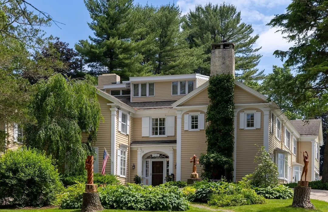 Devonfield Inn-1