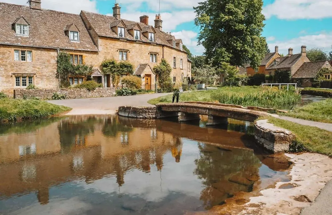 Cotswold Dream Getaways-1