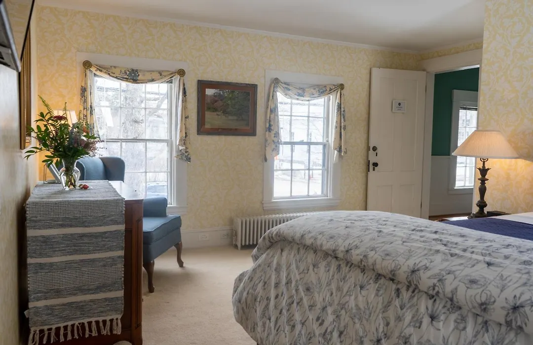 The White Gables Inn-1