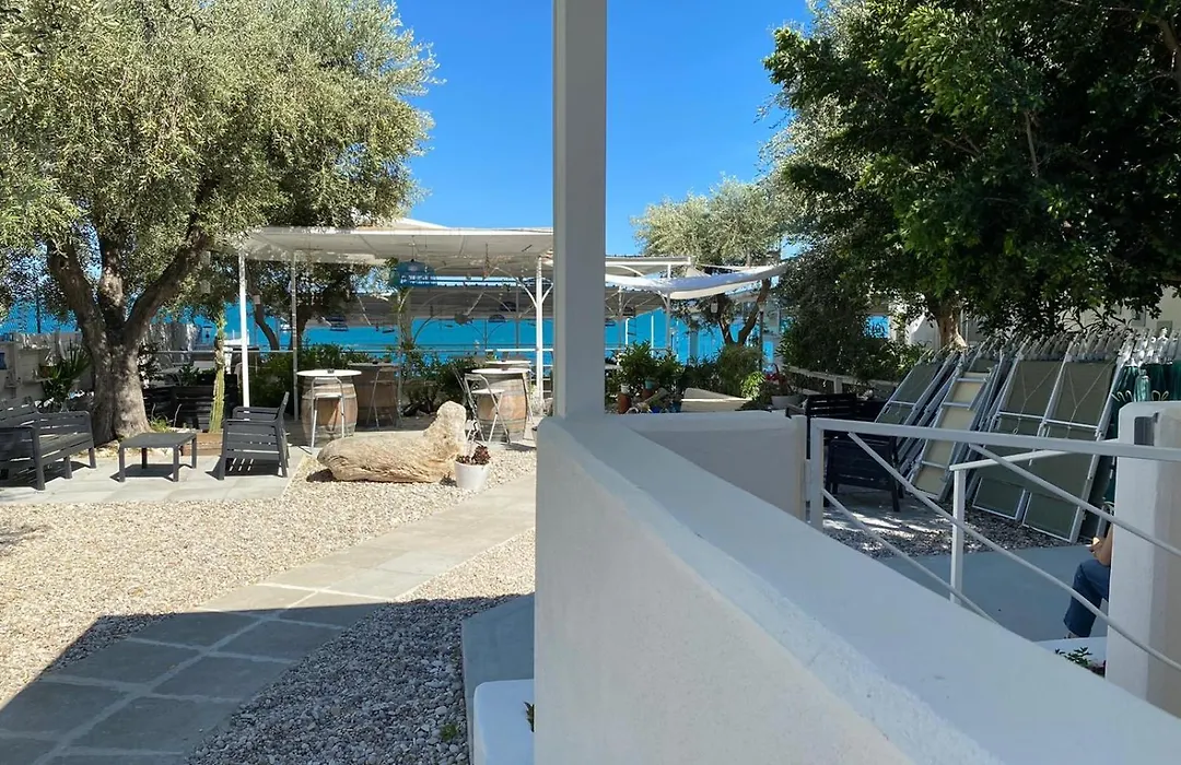 B&B direttamente sul mare da Antonino-1