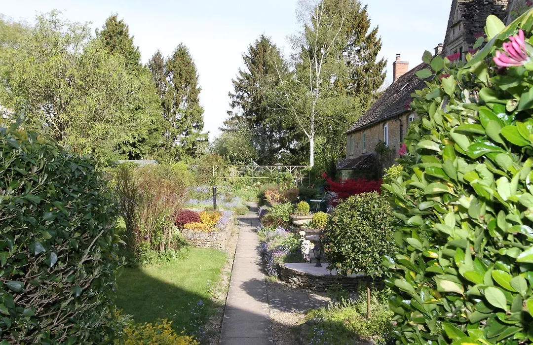 Meadow Rise Guest House-1
