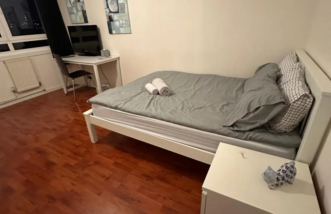 White Room-1