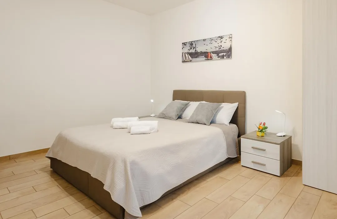 G21 Guest House-1