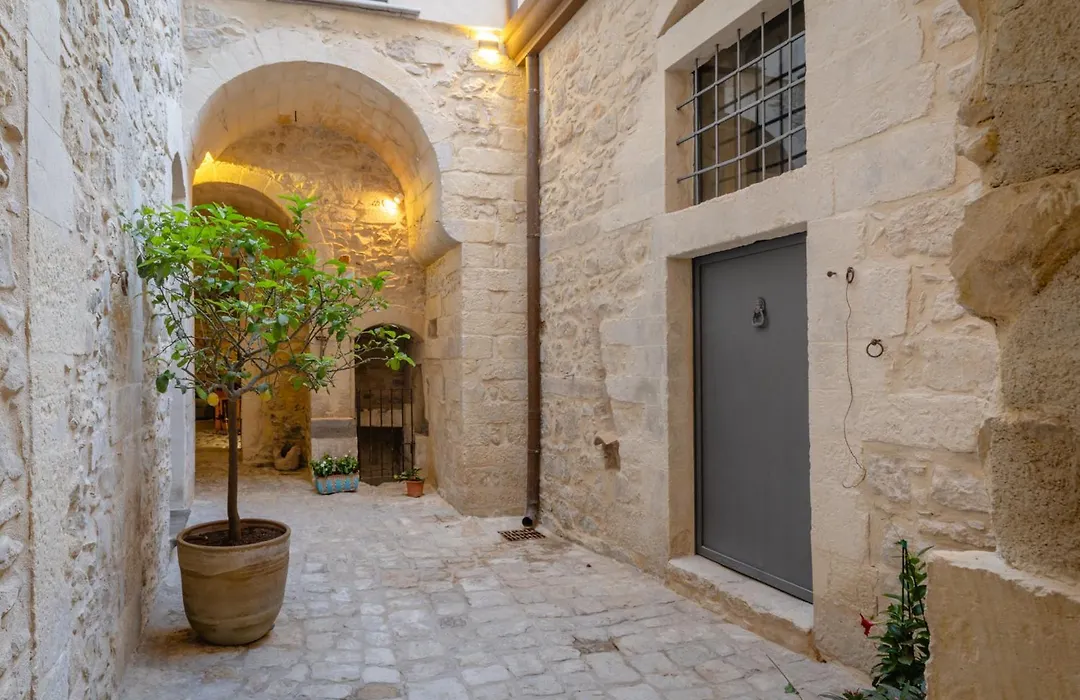 P43 Sicilian Suites-1