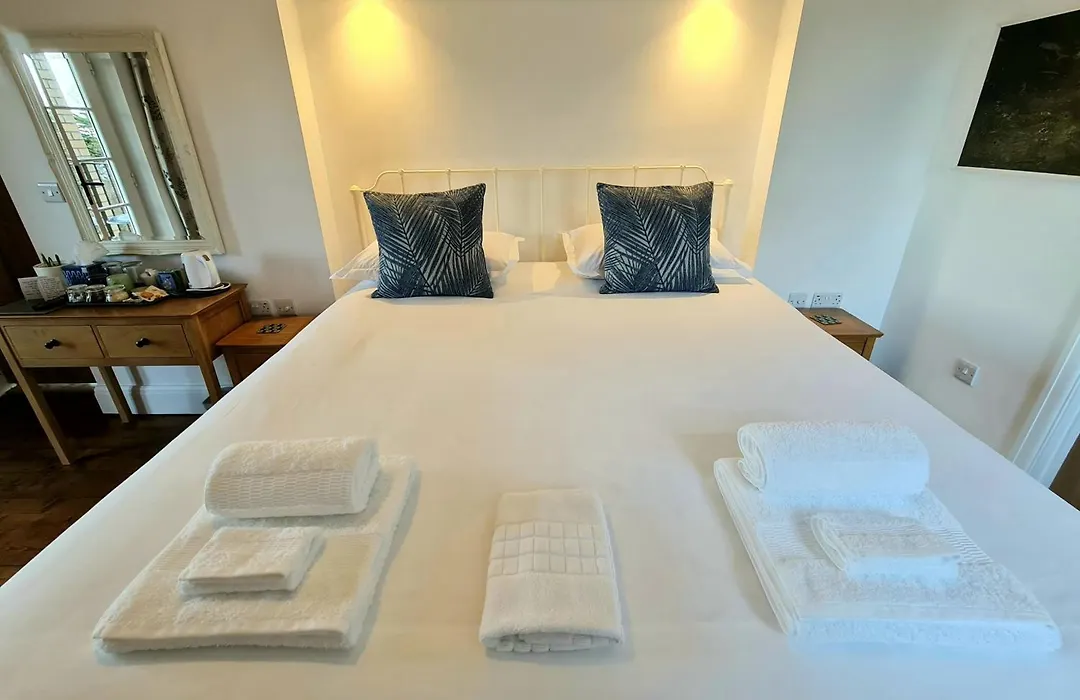 Newberry Wood Guesthouse-1