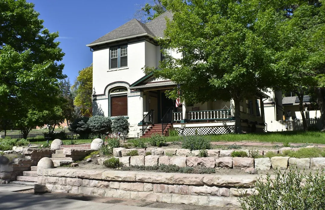 Downen House Bed & Breakfast-1