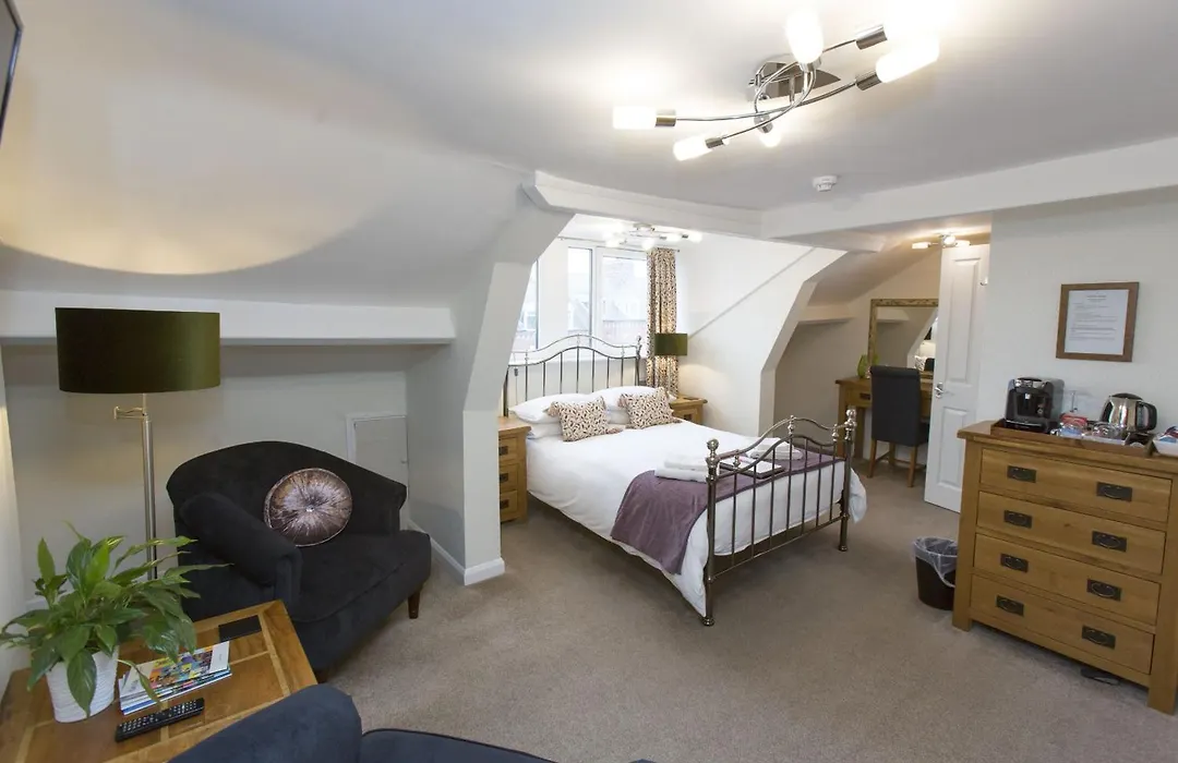 Rosslyn House-1