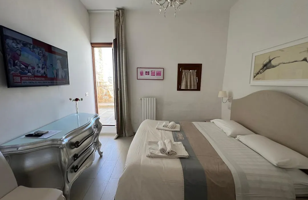Elamar Rooms & Apartment-1