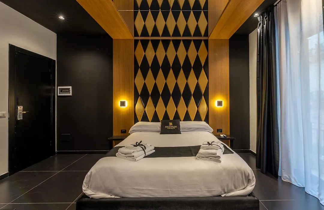 Maximum Hub Suite&Spa-1