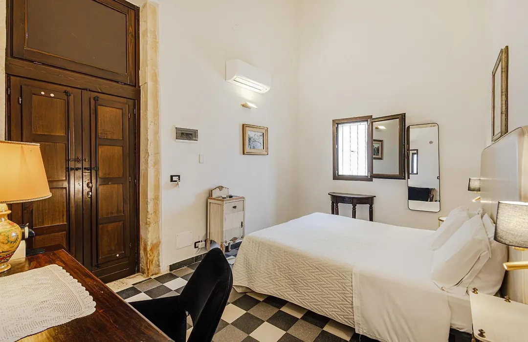 Lakkios Charming Suites And Rooms-1