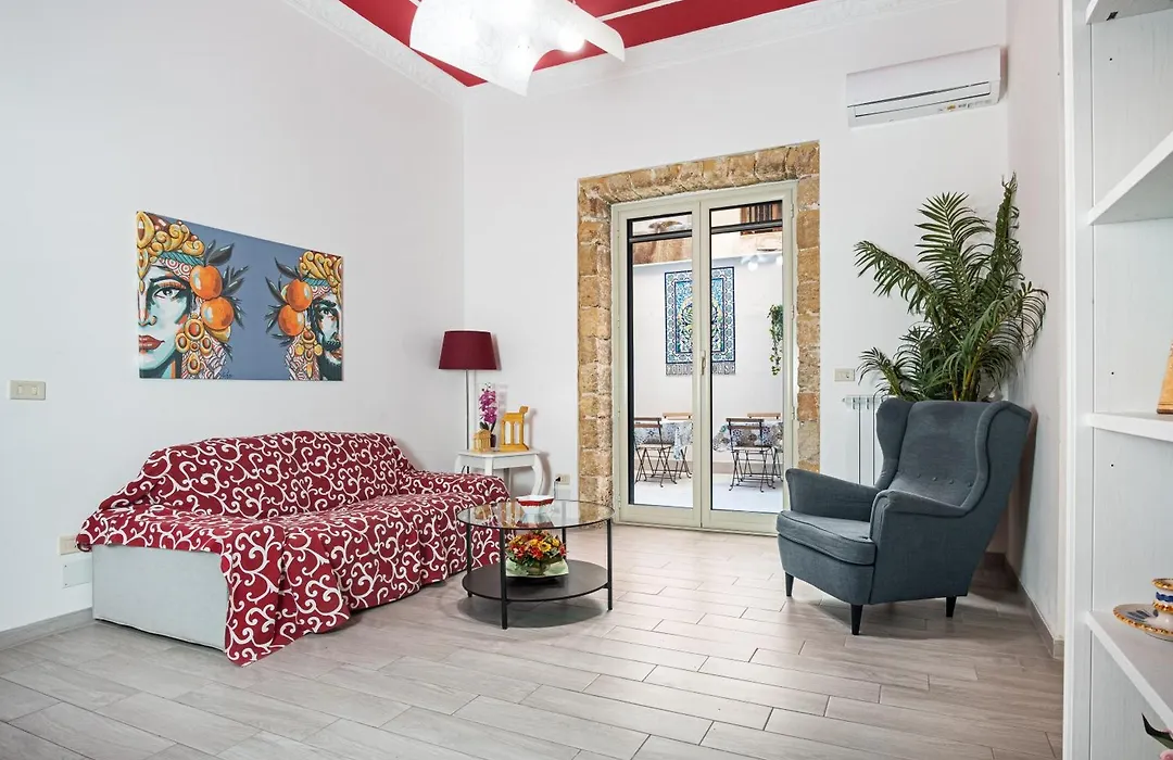 Garden House: Apartments And Rooms For Holidays-1