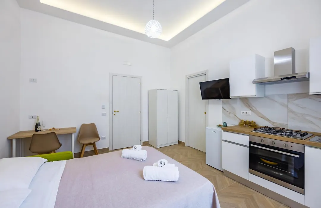 Essentia Home-1