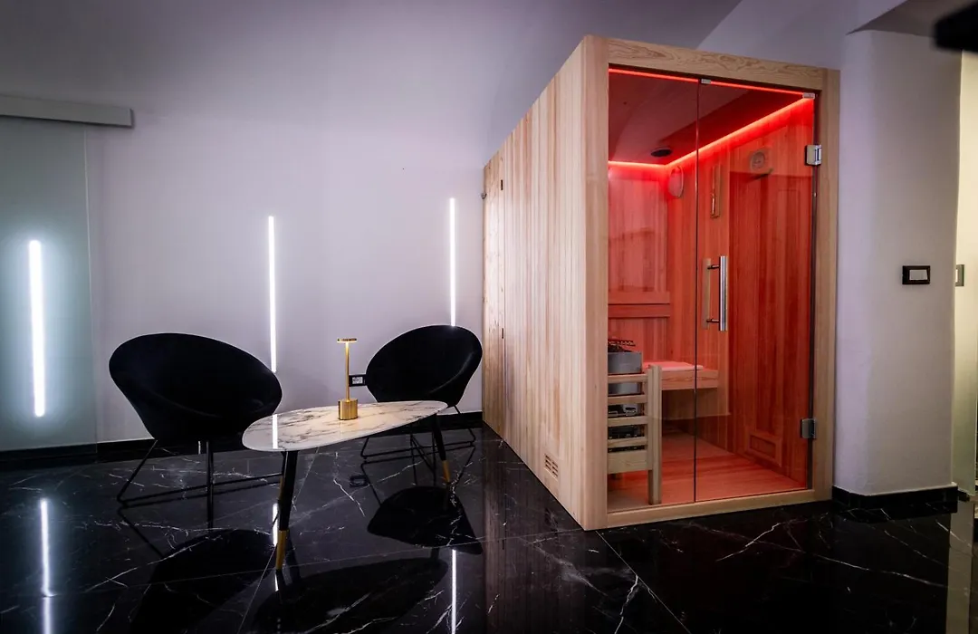 Palermo Luxury Rooms Black-1