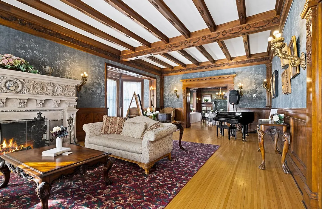 Historic Cotton Mansion By Heirloom Boutique Collection-1