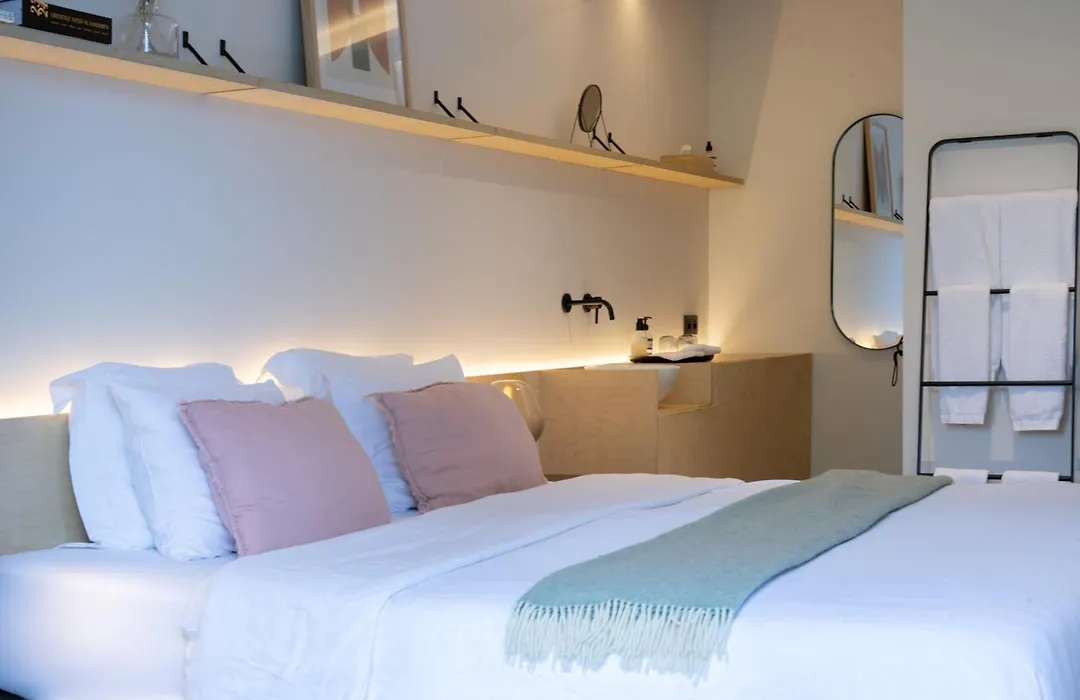 Poutrelle Guestrooms-1