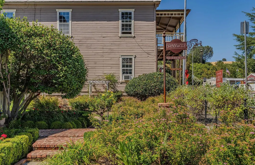 Brinnwood Bed & Breakfast-1
