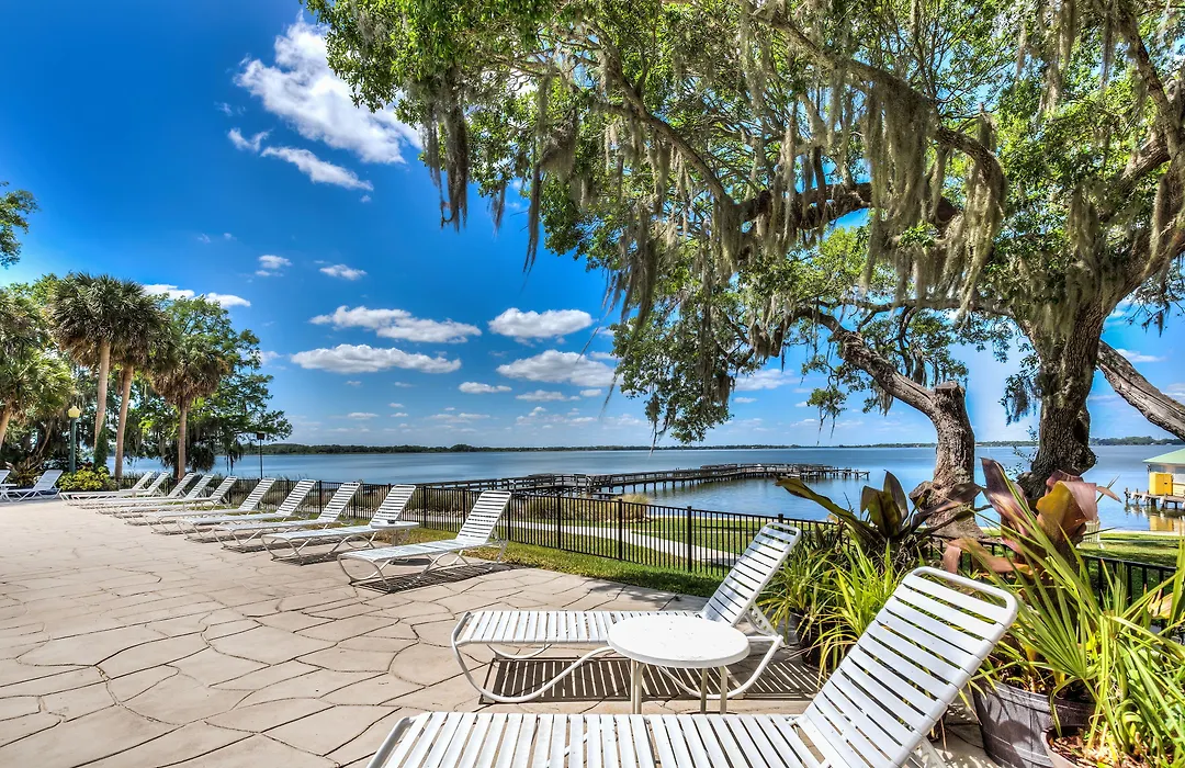 Lakeside Inn On Lake Dora-1