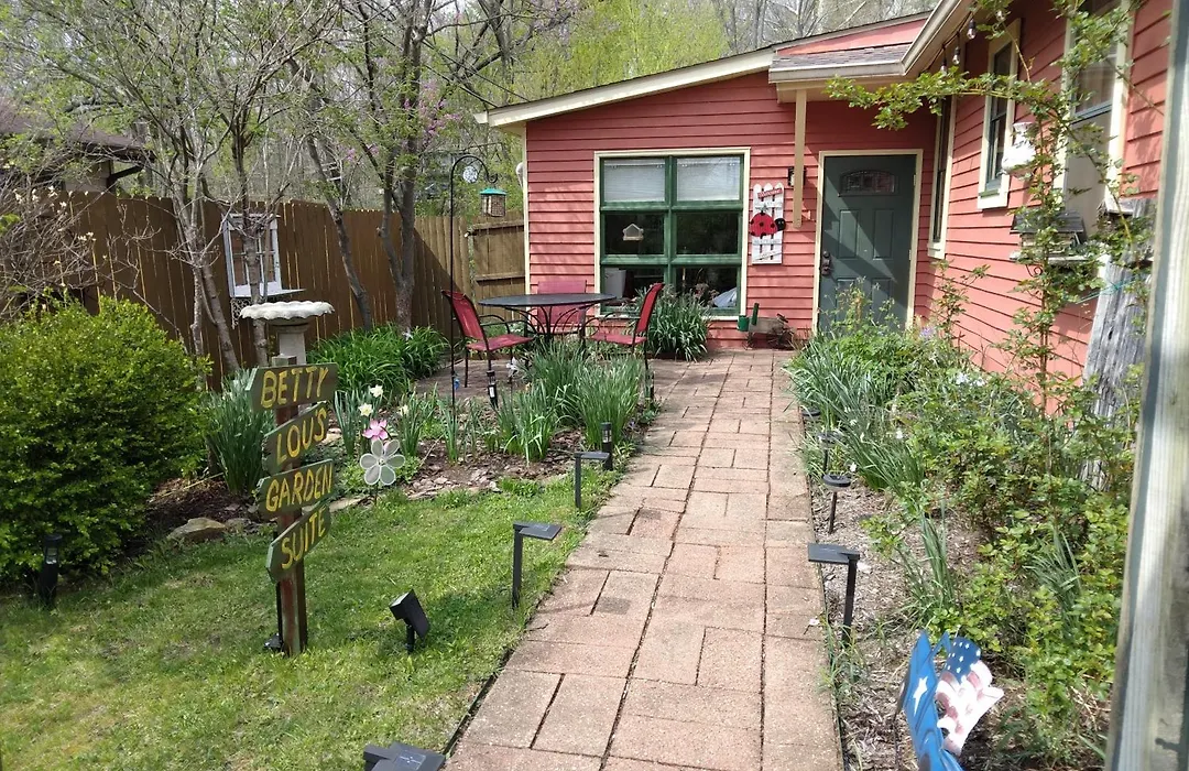 Betty Lous Garden-1