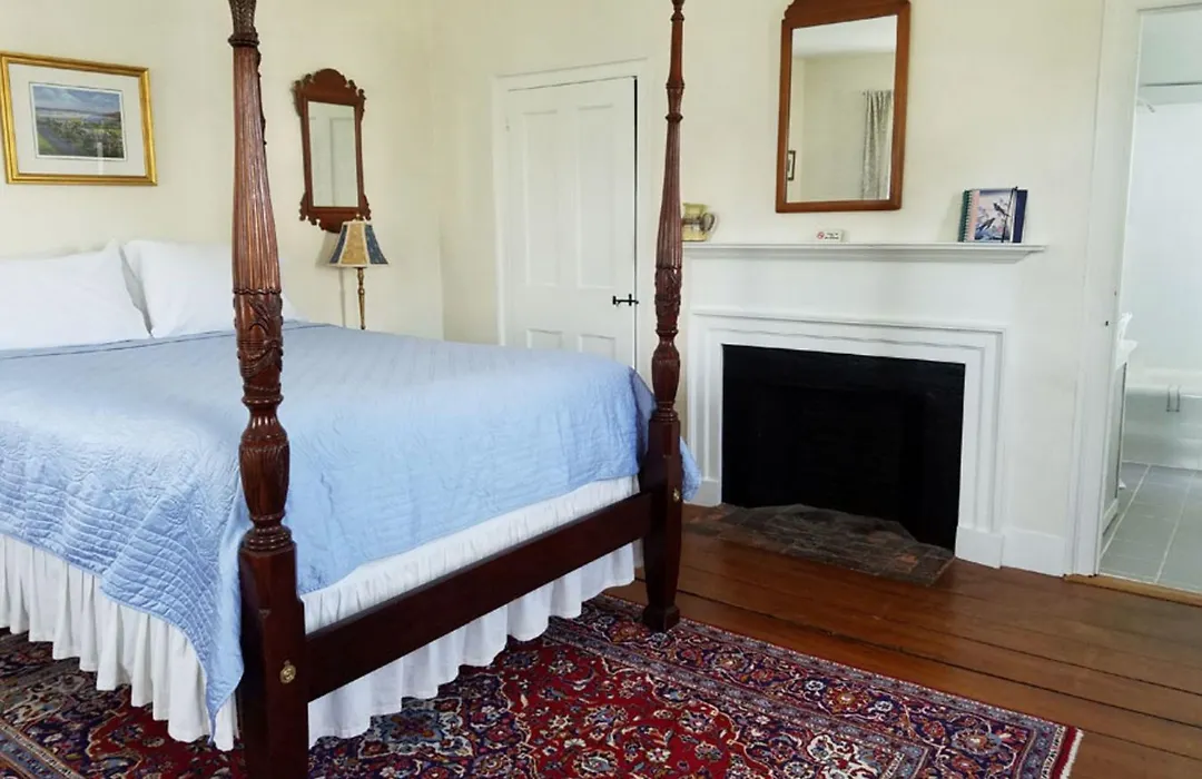 Centennial House Bed And Breakfast-1