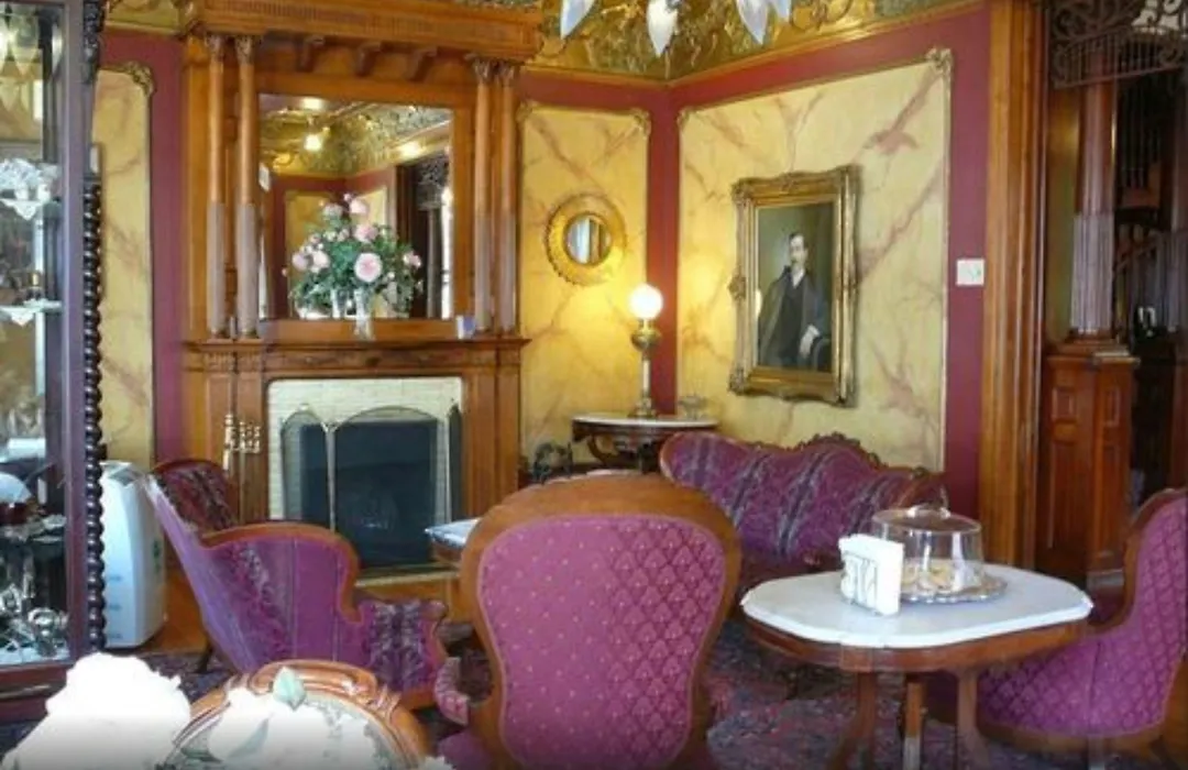 The Redstone Inn And Suites-1