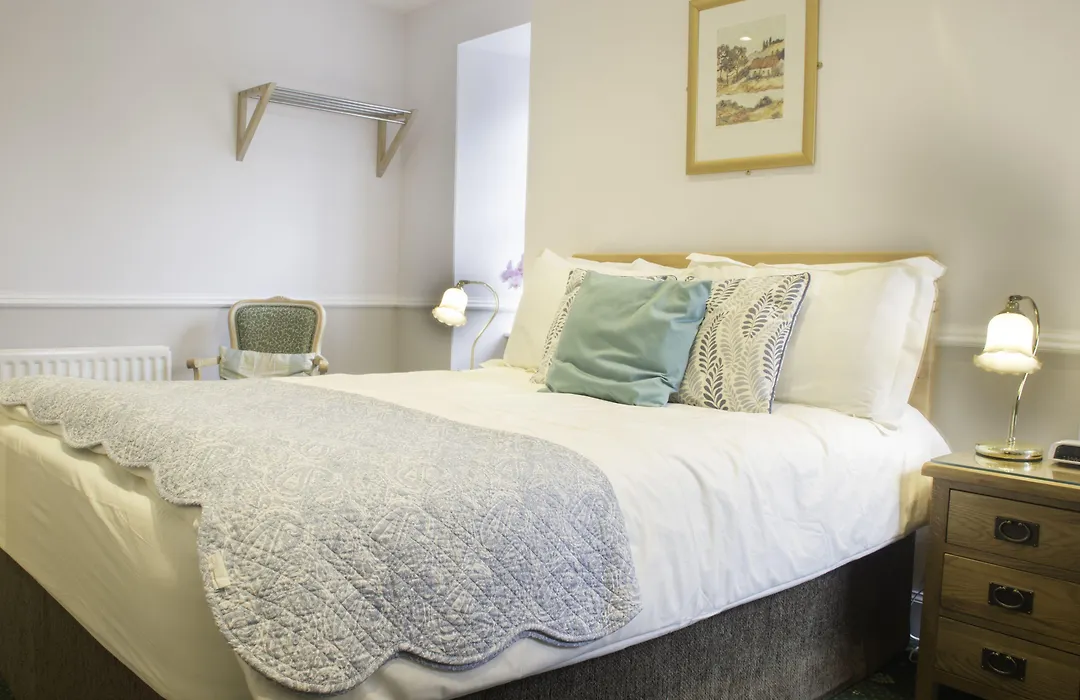 Meadhon Guest House-1