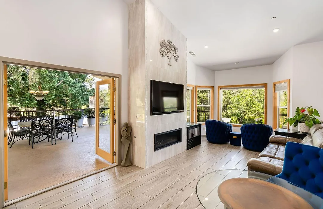 Foothill House-1