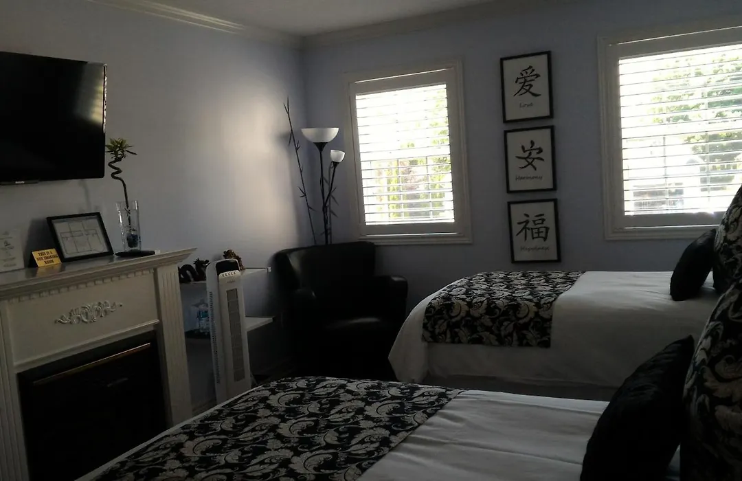 Blue Skies Bed & Breakfast-1