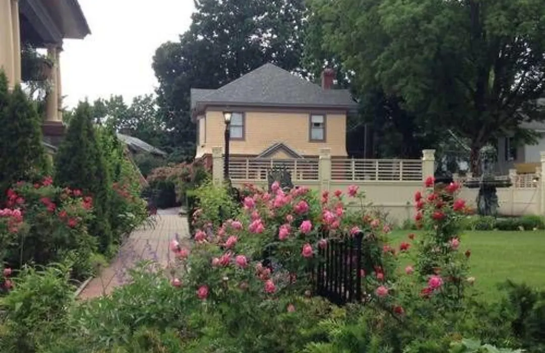 Union Gables (Adults Only)-1