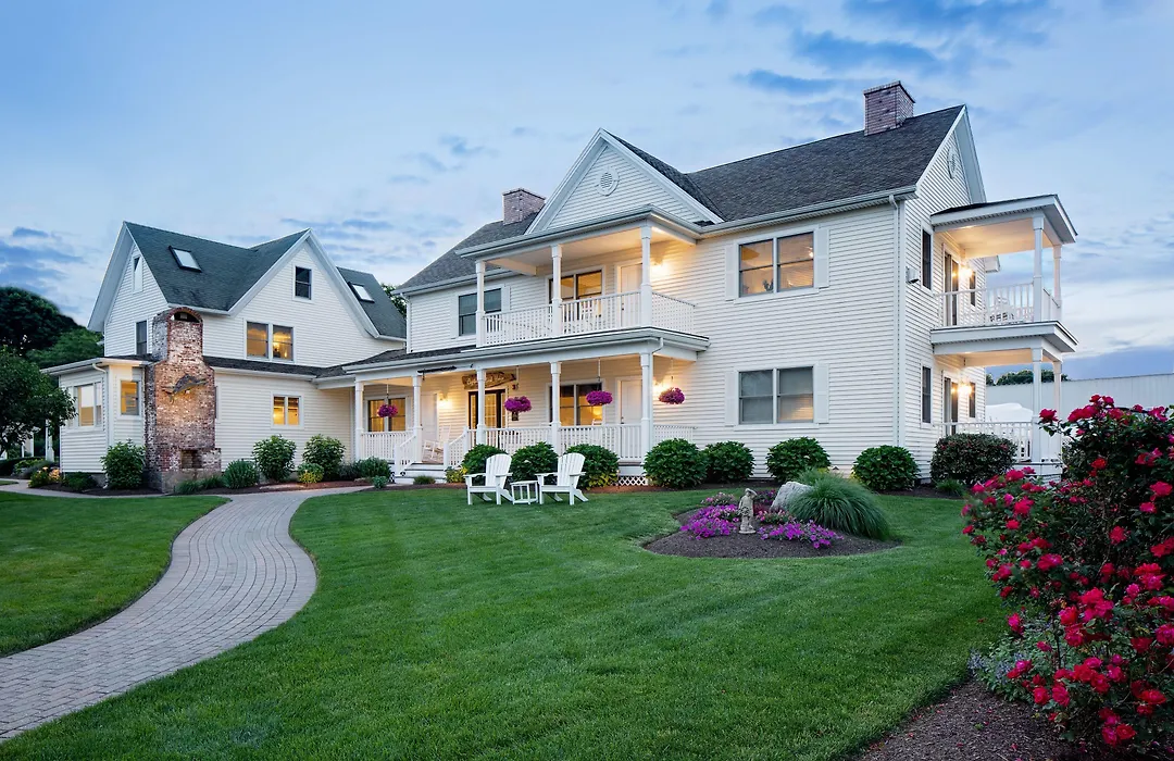 Inn At Harbor Hill Marina-1