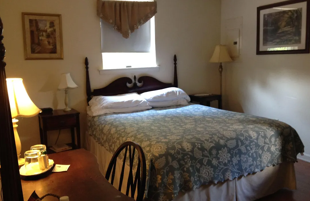 Red Lion Bed & Breakfast-1