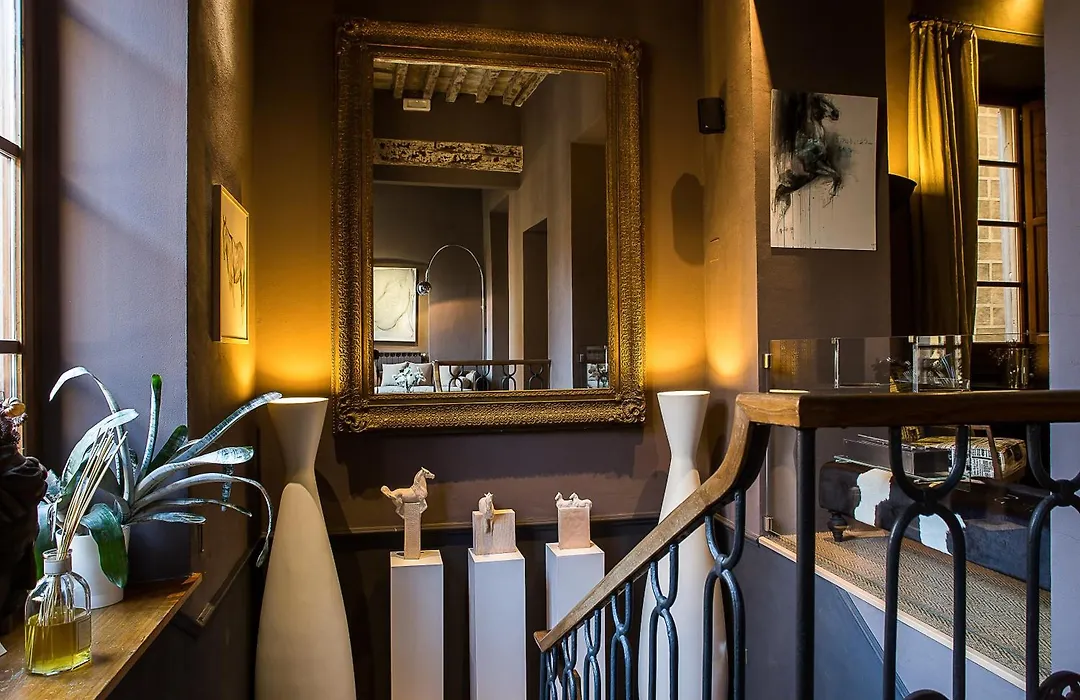 Porcellino Gallery Art Boutique Bb-1