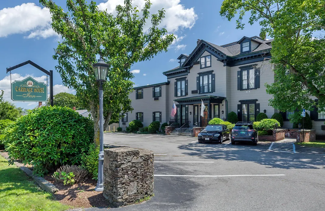 The Carriage House Inn Newport-1