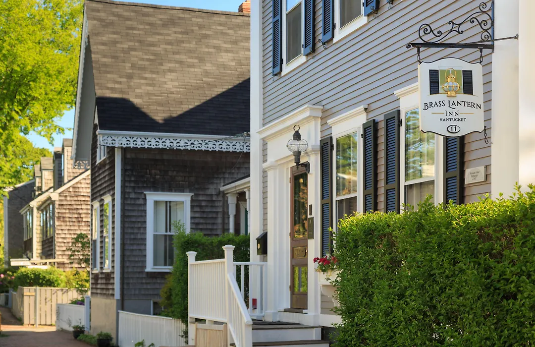 Brass Lantern Inn-1