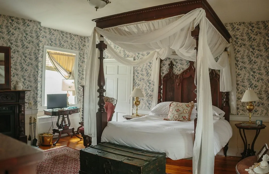 Cave Hill Farm Bed & Breakfast-1