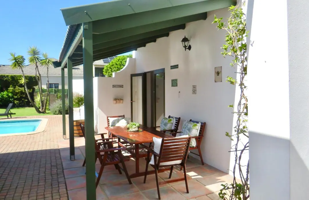 Whistlewood Guesthouse Walmer, Port Eizabeth-1